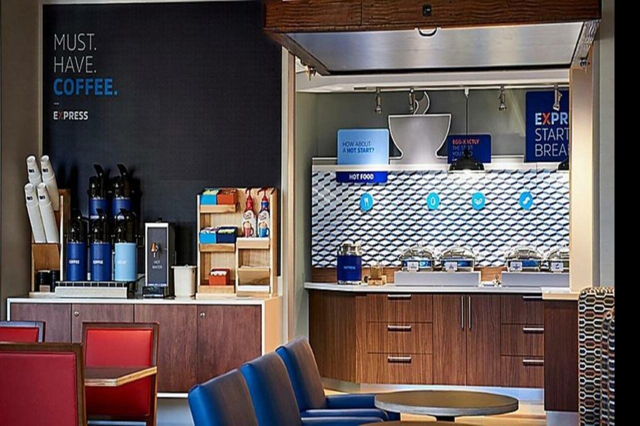 Holiday Inn Express & Suites - Grand Rapids Airport - South By Ihg Ngoại thất bức ảnh